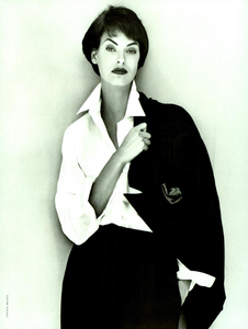 Meisel_Vogue_Italia_September_1991_05.thumb.png.e798bc50d32f359ffc65a86d31b6ef63.png