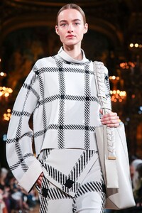 Stella-McCartney-RTW-FW20-Paris-0505-1583145143.thumb.jpg.ffac8ad1df569d4ffae0171e746d63b0.jpg