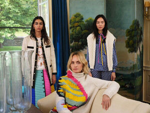 Tory-Burch-Holiday-2019-01.thumb.jpg.582455e9c2acbb30d7071fca8ef1c68c.jpg