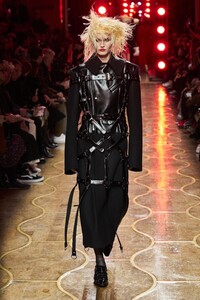 defile-junya-watanabe-automne-hiver-2020-2021-paris-look-29.thumb.jpg.fe27d7ade8eb7fc7cb2b8b39a8e0bcf3.jpg