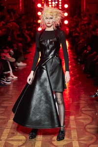 defile-junya-watanabe-automne-hiver-2020-2021-paris-look-3.thumb.jpg.5ac2f38051ee3f1ea09201217b429258.jpg