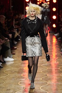 defile-junya-watanabe-automne-hiver-2020-2021-paris-look-42.thumb.jpg.a5a845c79849e54cd4d7a94ca1978e06.jpg