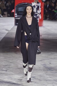 defile-off-white-automne-hiver-2020-2021-paris-look-2.thumb.jpg.950fe57aa2da95e973320e16f32a44ba.jpg