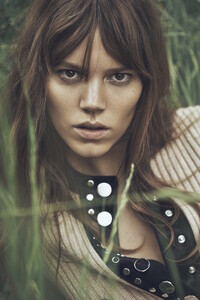 freja-beha-erichsen-by-lachlan-bailey-for-wsj-magazine-september-2015-10.thumb.jpg.e73c9650f5d69613af7276852dd7edb3.jpg