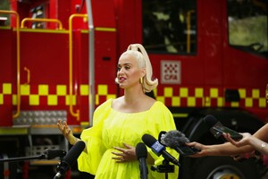 katy-perry-fight-on-concert-for-firefighters-and-bushfire-victims-in-bright-6.jpg