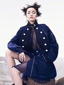 xiao-wen-ju-by-sharif-hamza-for-vogue-china-june-2015-7.thumb.jpg.a68d1ba761a320e7cf530bc762610786.jpg
