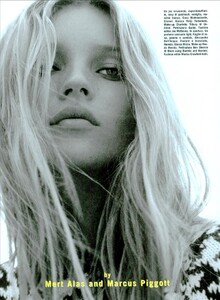 ARCHIVIO - Vogue Italia (November 2003) - Highly Individual Scents - 003.jpg