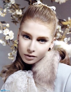 Vogue China (October 2005) - Snow Princess - 009.jpg