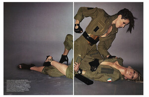 Vogue Paris (April 2001) - Pose Combat - 009.jpg