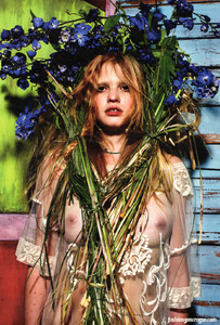 W (April 2009) - Harvest - 004.jpg