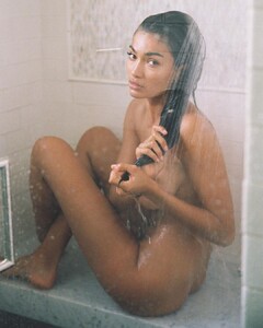 Kelly Gale 2.jpg