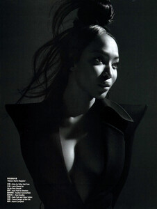 Vogue China (January 2009) - Naomi Campbell - 003.jpg