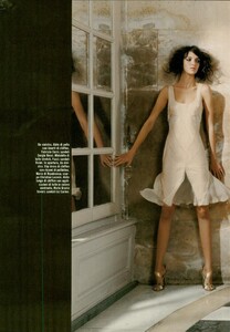 ARCHIVIO - Vogue Italia (February 2004) - Suggestions - 002.jpg