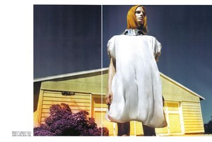 Vogue Italia (October 2008) - The New Vision - 003.jpg