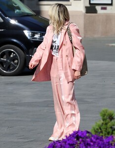         ash240420BZNimage102 .jpg