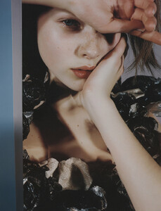 W (March 2004) - Nick Knight - 004.jpg