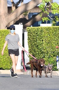       ree280420BZNimage104 .jpg