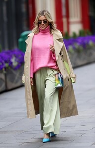         rob290420BZNimage105 .jpg