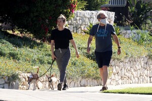       sil290420BZNimage29 .jpg