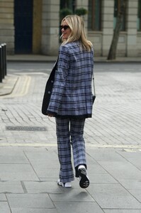        rob300420BZNimage110 .jpg