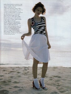 Vogue UK (April 2001) - Sea Change - 004.jpg