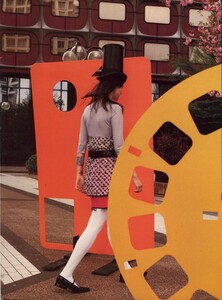 Vogue Italia (September 1997) - Eccentricità - 008.jpg