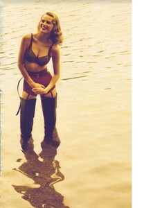 W (September 2009) - Sunday in the Park - 010.jpg