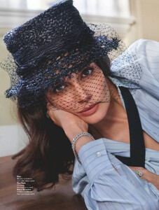         hol260420BZNimage111 .jpg