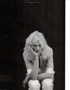 ARCHIVIO - Vogue Italia (February 2001) - People To Watch - 012.jpg