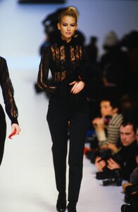 1308739354_christian-dior-fw-1996(4).thumb.jpg.5247987033362c1e9b2def46fffafa54.jpg