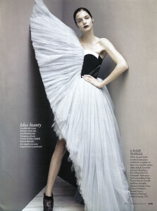 Elle Italia (February 2010) - Lookbook - 021.jpg