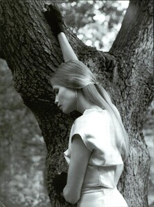 ARCHIVIO - Vogue Italia (October 2004) - Pure, Unusual - 003.jpg