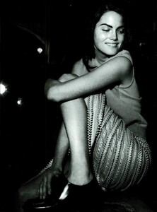 ARCHIVIO - Vogue Italia (April 1999) - Vestirenormale - 011.jpg