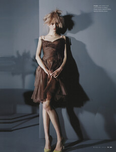 W (March 2004) - Nick Knight - 002.jpg