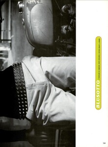 ARCHIVIO - Vogue Italia (March 1999) - Riders in the Wind '99 - 016.jpg