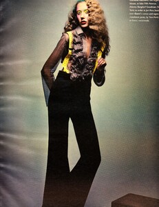 W (February 2000) - Kinky Business - 008.jpg