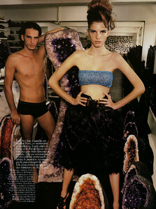 Vogue_França_JunhoJulho2005_phMarioTestino_17_JeisaChiminazzo.jpg