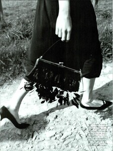 ARCHIVIO - Vogue Italia (November 1997) - Scotland - 003.jpg