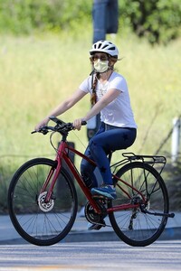         isl250420BZNimage119 .jpg