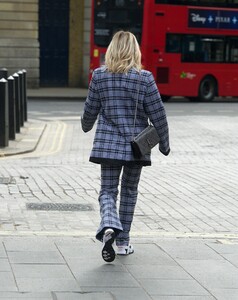        rob300420BZNimage111 .jpg