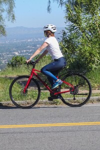         isl250420BZNimage141 .jpg