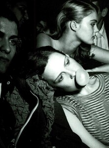 ARCHIVIO - Vogue Italia (April 1999) - Vestirenormale - 003.jpg