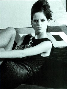 ARCHIVIO - Vogue Italia (March 2000) - The Magnetic Black - 008.jpg
