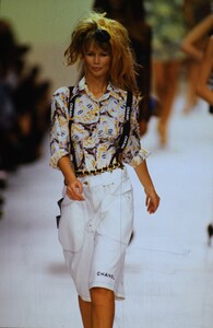 1523963792_chanel-ss-1994(1).thumb.jpg.dc16365a848ee5fe5274f5ef4f900851.jpg