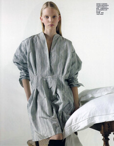 Vogue China (March 2006) - New Romantic - 013.jpg