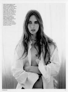 Vogue UK (January 2003) - Sweet and Lowdown - 004.jpg