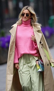         rob290420BZNimage101 .jpg