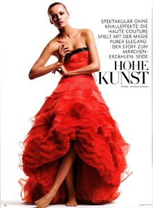 Vogue Germany (July 2008) - Hohe Kunst - 001.jpg