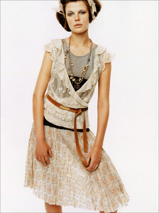 Glamour UK (May 2004) - Ecletic Dreams - 006.jpg