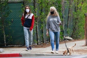         lil300420BZNimage108 .jpg